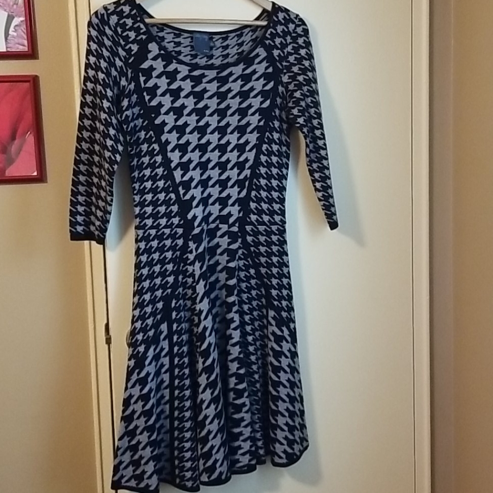 Gabby Skye Black & gray houndstooth sweater dress